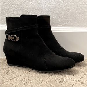 Zip up heels